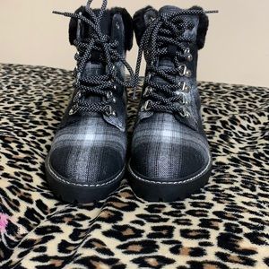 C Comfort Boots